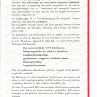 Durch die rote Lackierung erhält das Rad ein lebhaftes, sportliches Aussehen. Der silberweiße, mit roter Borde abgesetzte Satteltank paßt sich der Linienführung des Rades harmonisch an. Er hat ein Fassungsvermögen von 16 l Betriebsstoff und ermöglicht hierdurch einen Aktionsradius von über 400 km, was bei langen Tourenfahrten besonders angenehm ist. Die Lenkstange ist in Vervollständigung des eleganten Gesamt¬eindruckes des Modelles vernickelt. Auf besonderen Wunsch liefern wir auch das Rad schwarz lackiert mit Satteltank, der silbergrau abgesetzt, sehr vornehm und formenschön wirkt. Die Einzelheiten der Konstruktion sind im übrigen unverändert geblieben, da sich die Maschine in ihrer bisherigen konstruktiven Form in jeder Beziehung glänzend bewährt hat. Die hervorstechendsten Merkmale sind folgende: Der unverwüstliche 12 PS Blockmotor, Dreiganggetriebe mit direkter Schaltung, Stahllamellenkupplung, geschlossener, doppelter Stahlrohrrahmen, Druckspritzölung, Innenbackenbremsen. Über die technischen Einzelheiten gibt der Prospekt „Fahr’ D-Rad“ eingehende Auskunft. Die Mehrpreise für diese besonderen Ausführungen sind gering und stehen in der beigefügten gelben D -Rad-Preisliste, die auch über das reichhaltige Zubehör in allen Punkten Aufschluß gibt. Da unser Tourenmodell R9 ganz besonders oft als Beiwagenmaschine benutzt wird, liefern wir unsere bequemen praktischen D-Personen- Beiwagen in der gleichen Lackierung wie die Räder gegen geringen Aufpreis.