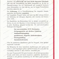 Durch die rote Lackierung erhält das Rad ein lebhaftes, sportliches Aussehen. Der silberweiße, mit roter Borde abgesetzte Satteltank paßt sich der Linienführung des Rades harmonisch an. Er hat ein Fassungsvermögen von 16 l Betriebsstoff und ermöglicht hierdurch einen Aktionsradius von über 400 km, was bei langen Tourenfahrten besonders angenehm ist. Die Lenkstange ist in Vervollständigung des eleganten Gesamt¬eindruckes des Modelles vernickelt. Auf besonderen Wunsch liefern wir auch das Rad schwarz lackiert mit Satteltank, der silbergrau abgesetzt, sehr vornehm und formenschön wirkt. Die Einzelheiten der Konstruktion sind im übrigen unverändert geblieben, da sich die Maschine in ihrer bisherigen konstruktiven Form in jeder Beziehung glänzend bewährt hat. Die hervorstechendsten Merkmale sind folgende: Der unverwüstliche 12 PS Blockmotor, Dreiganggetriebe mit direkter Schaltung, Stahllamellenkupplung, geschlossener, doppelter Stahlrohrrahmen, Druckspritzölung, Innenbackenbremsen. Über die technischen Einzelheiten gibt der Prospekt „Fahr’ D-Rad“ eingehende Auskunft. Die Mehrpreise für diese besonderen Ausführungen sind gering und stehen in der beigefügten gelben D -Rad-Preisliste, die auch über das reichhaltige Zubehör in allen Punkten Aufschluß gibt. Da unser Tourenmodell R9 ganz besonders oft als Beiwagenmaschine benutzt wird, liefern wir unsere bequemen praktischen D-Personen- Beiwagen in der gleichen Lackierung wie die Räder gegen geringen Aufpreis.